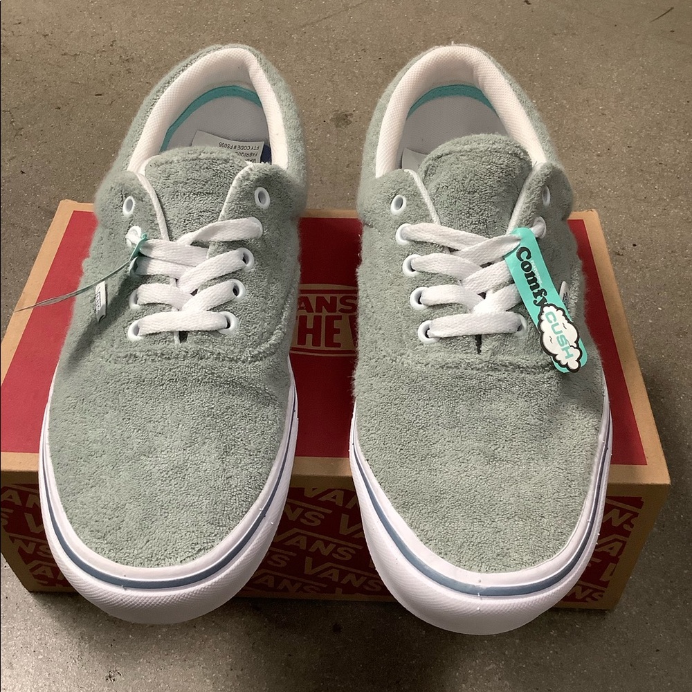 ComfyCush Era
(Terry) green milieu/true white